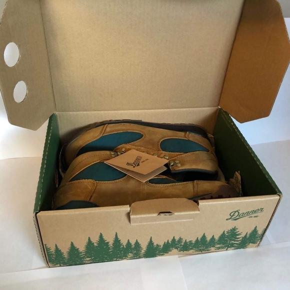 Women's Danner jag Boots - Picture 2 of 7